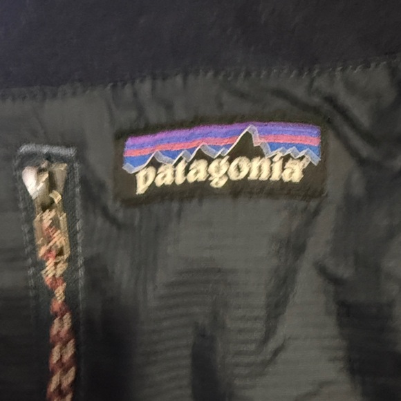 Patagonia Warm and Cozy Navy and Red Fleece Pullover - Picture 3 of 7